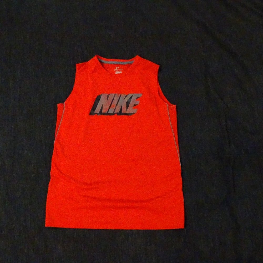 Nike DRI-FIT Cutoff